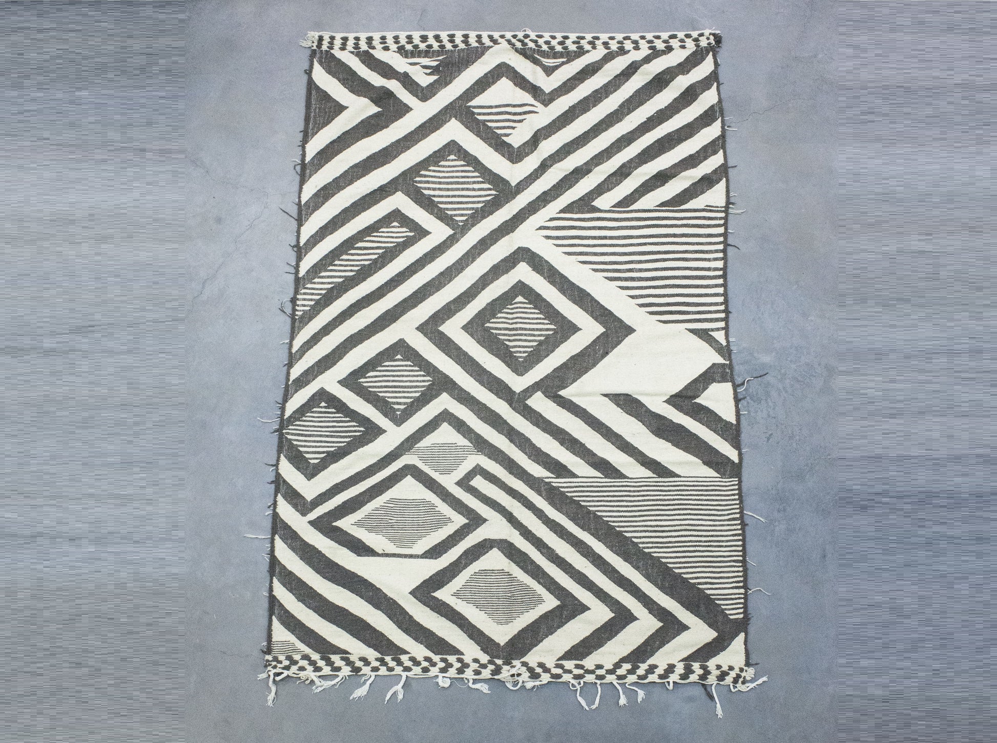 Moroccan Rug 7x11 | Handmade white black rug | Costume Wool Rug | Flat woven kilim Rug