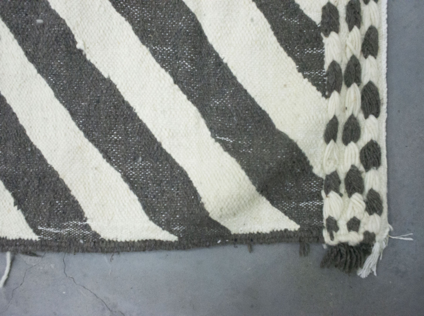 Moroccan Rug 7x11 | Handmade white black rug | Costume Wool Rug | Flat woven kilim Rug