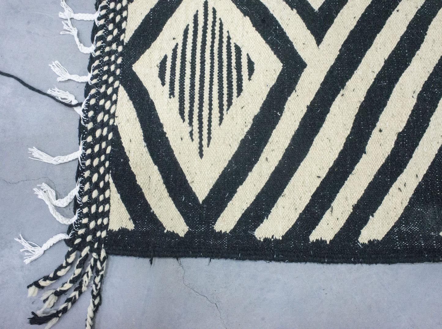 Moroccan Rug 7x11 | Handmade white black rug | Costume Wool Rug | Flat woven kilim Rug