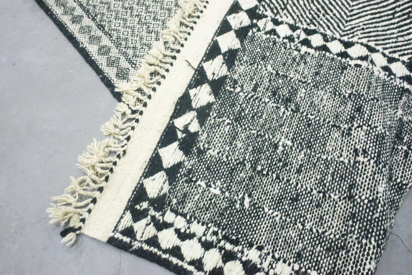 Moroccan Rug 7x11 | Handmade white black rug | Costume Wool Rug | Flat woven kilim Rug