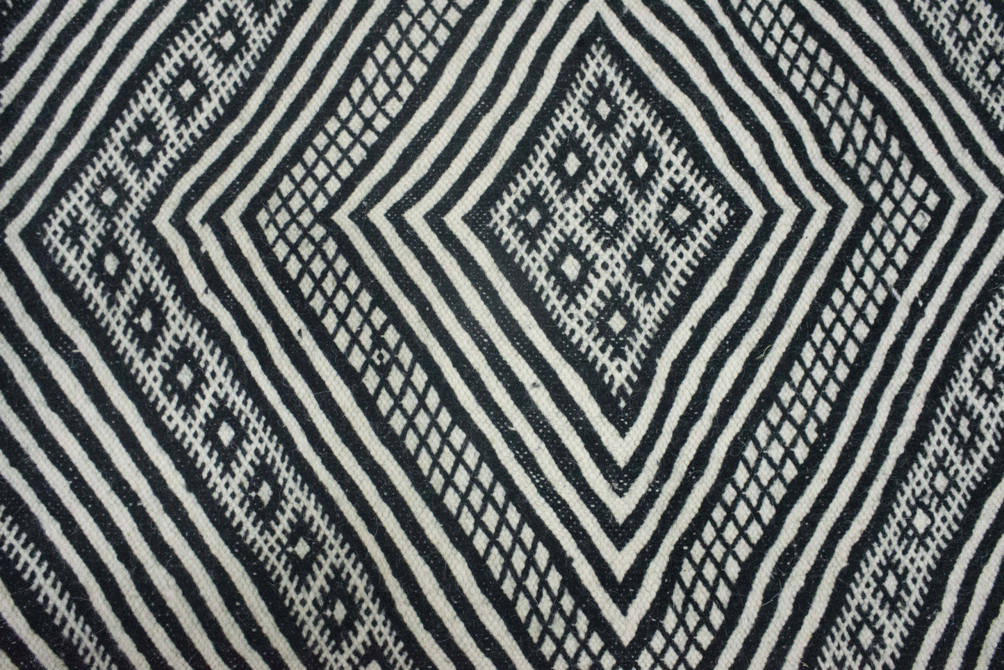 Moroccan Rug 7x11 | Handmade white black rug | Costume Wool Rug | Flat woven kilim Rug