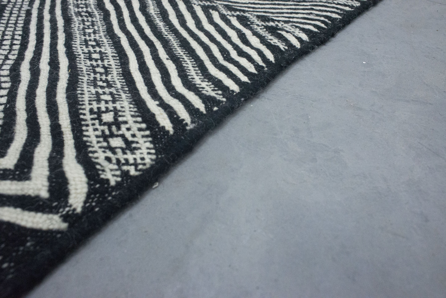 Moroccan Rug 7x11 | Handmade white black rug | Costume Wool Rug | Flat woven kilim Rug