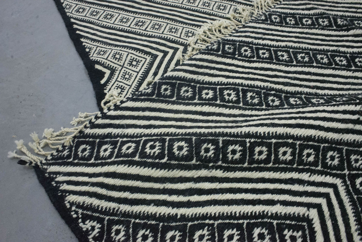 Moroccan Rug 7x11 | Handmade white black rug | Costume Wool Rug | Flat woven kilim Rug