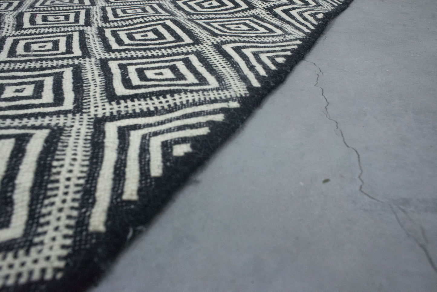 Moroccan Rug 7x11 | Handmade white black rug | Costume Wool Rug | Flat woven kilim Rug