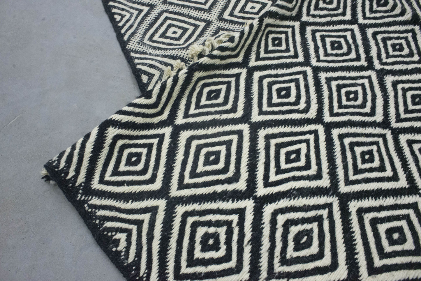 Moroccan Rug 7x11 | Handmade white black rug | Costume Wool Rug | Flat woven kilim Rug