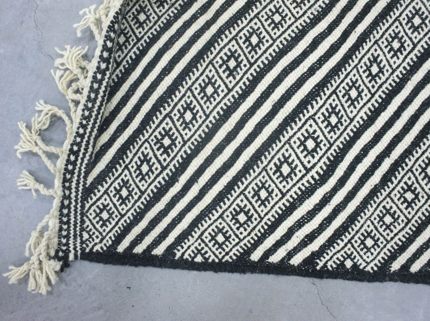 Moroccan Rug 7x11 | Handmade white black rug | Costume Wool Rug | Flat woven kilim Rug