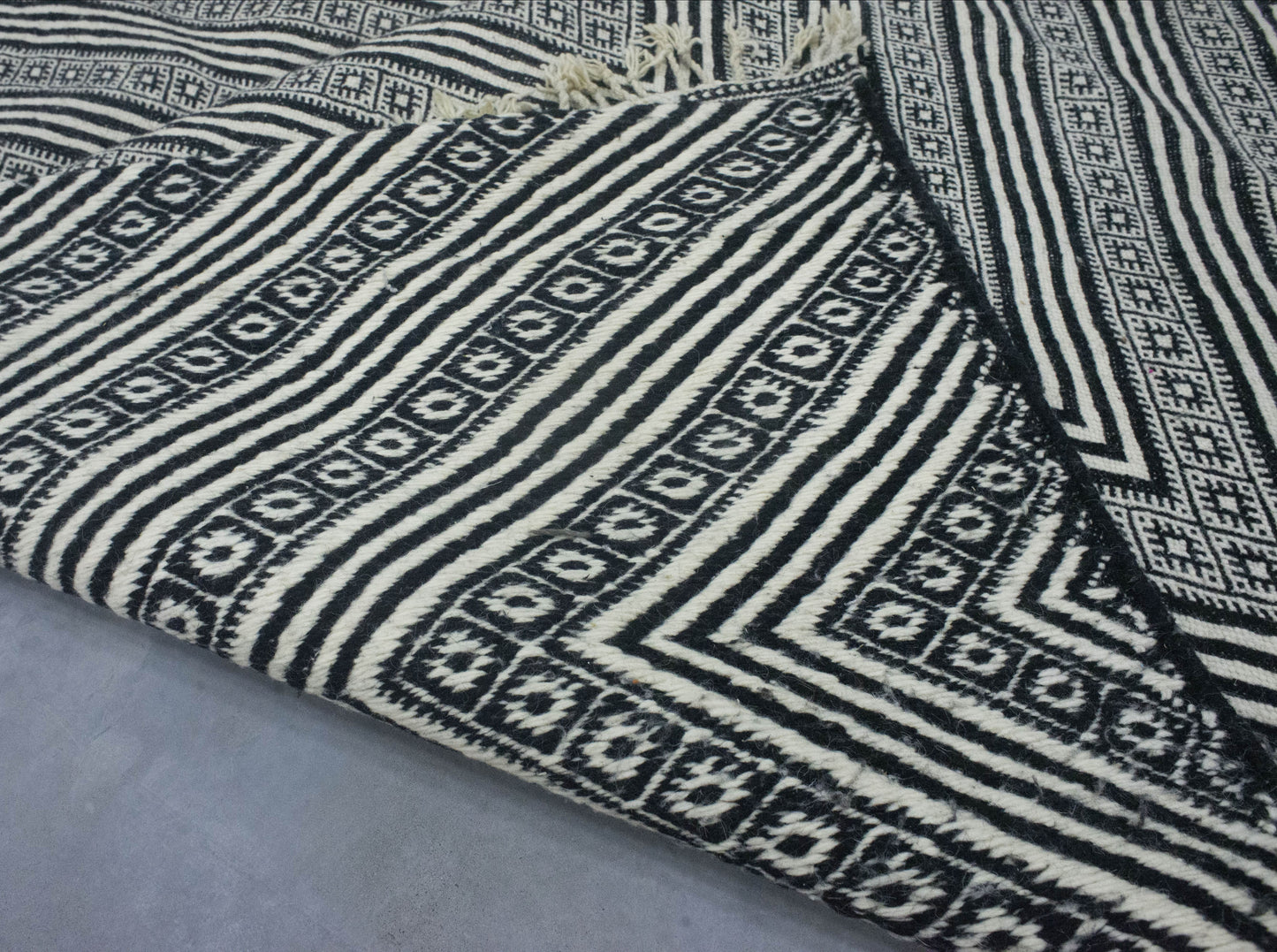 Moroccan Rug 7x11 | Handmade white black rug | Costume Wool Rug | Flat woven kilim Rug