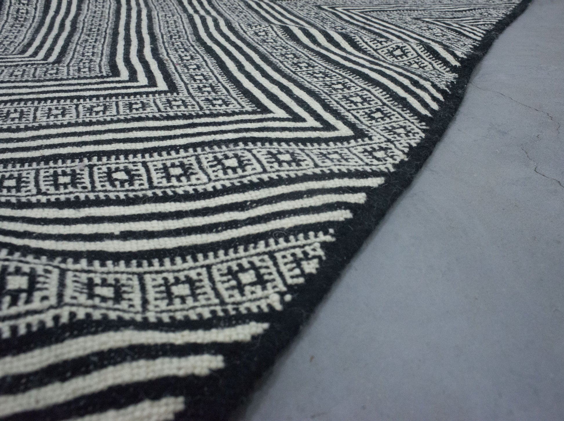 Moroccan Rug 7x11 | Handmade white black rug | Costume Wool Rug | Flat woven kilim Rug