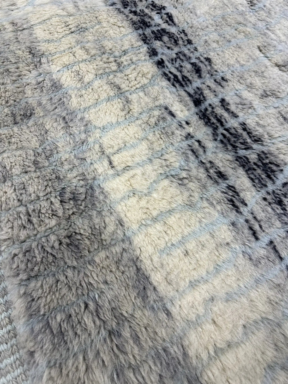 Marwa Berber Moroccan Mrirt Handmaade Rug