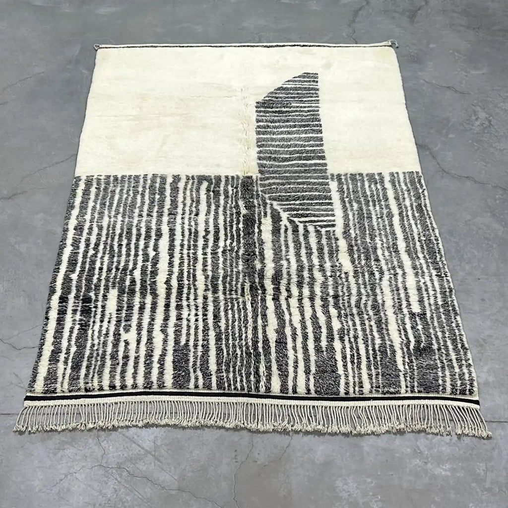 Ikram Berber Moroccan Rug Handmaade Mrirt