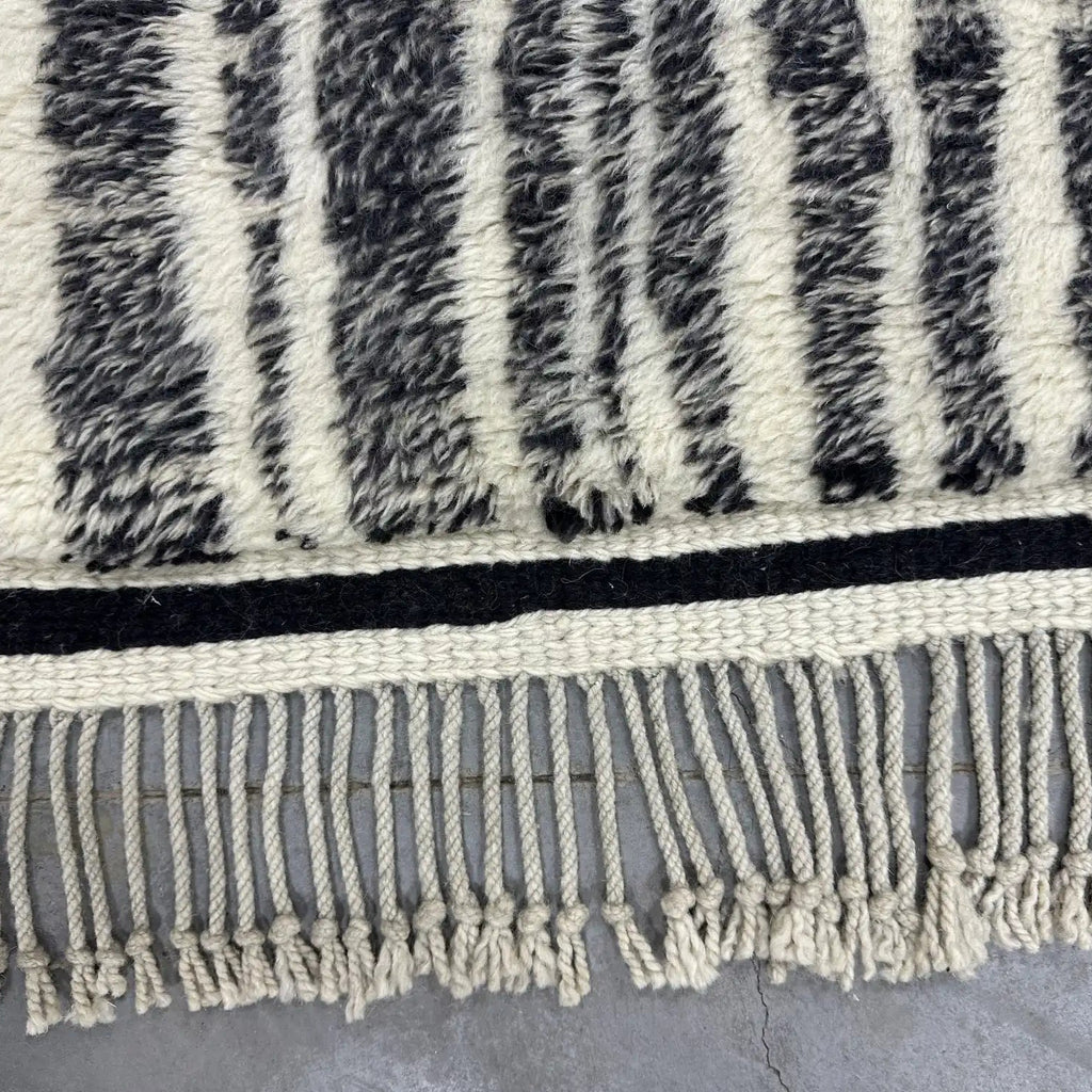 Ikram Berber Moroccan Rug Handmaade Mrirt