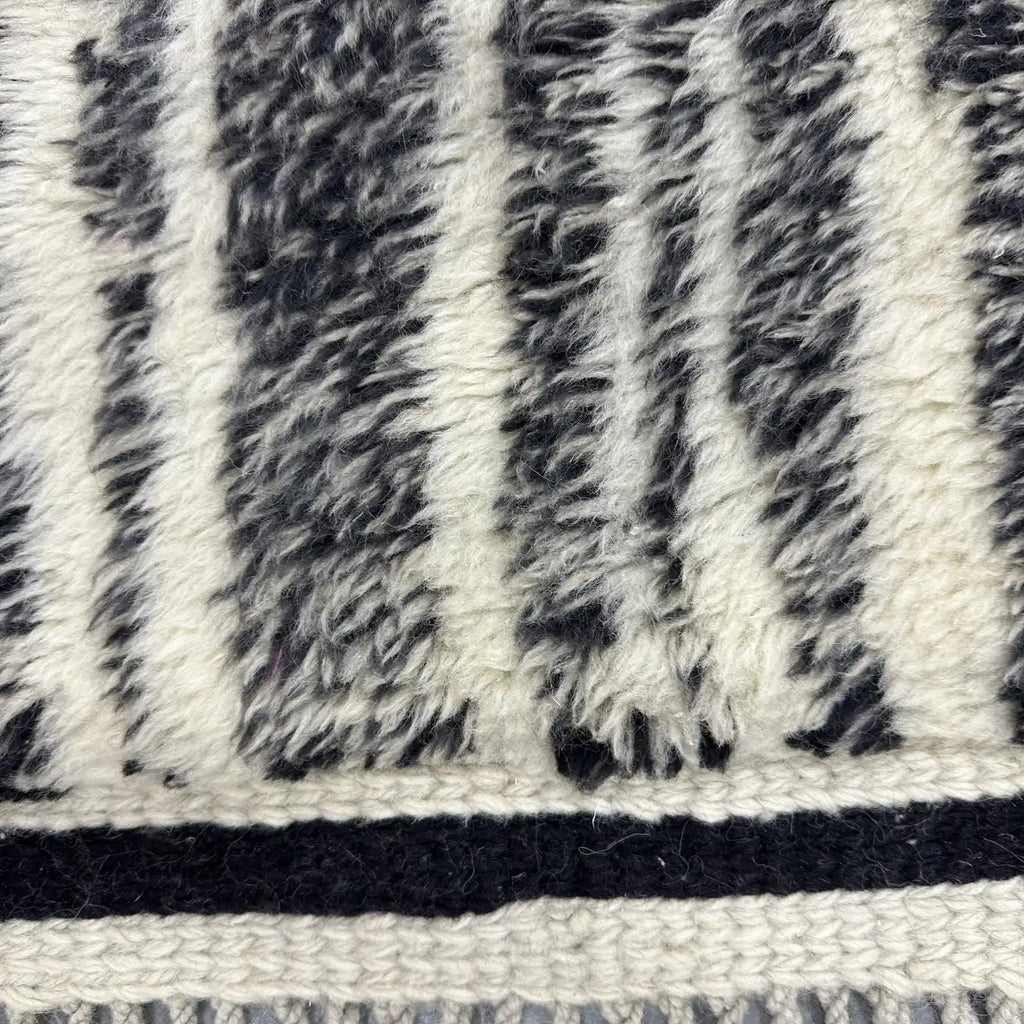 Ikram Berber Moroccan Rug Handmaade Mrirt