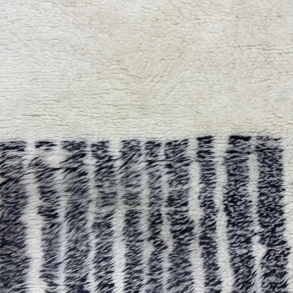 Ikram Berber Moroccan Rug Handmaade Mrirt