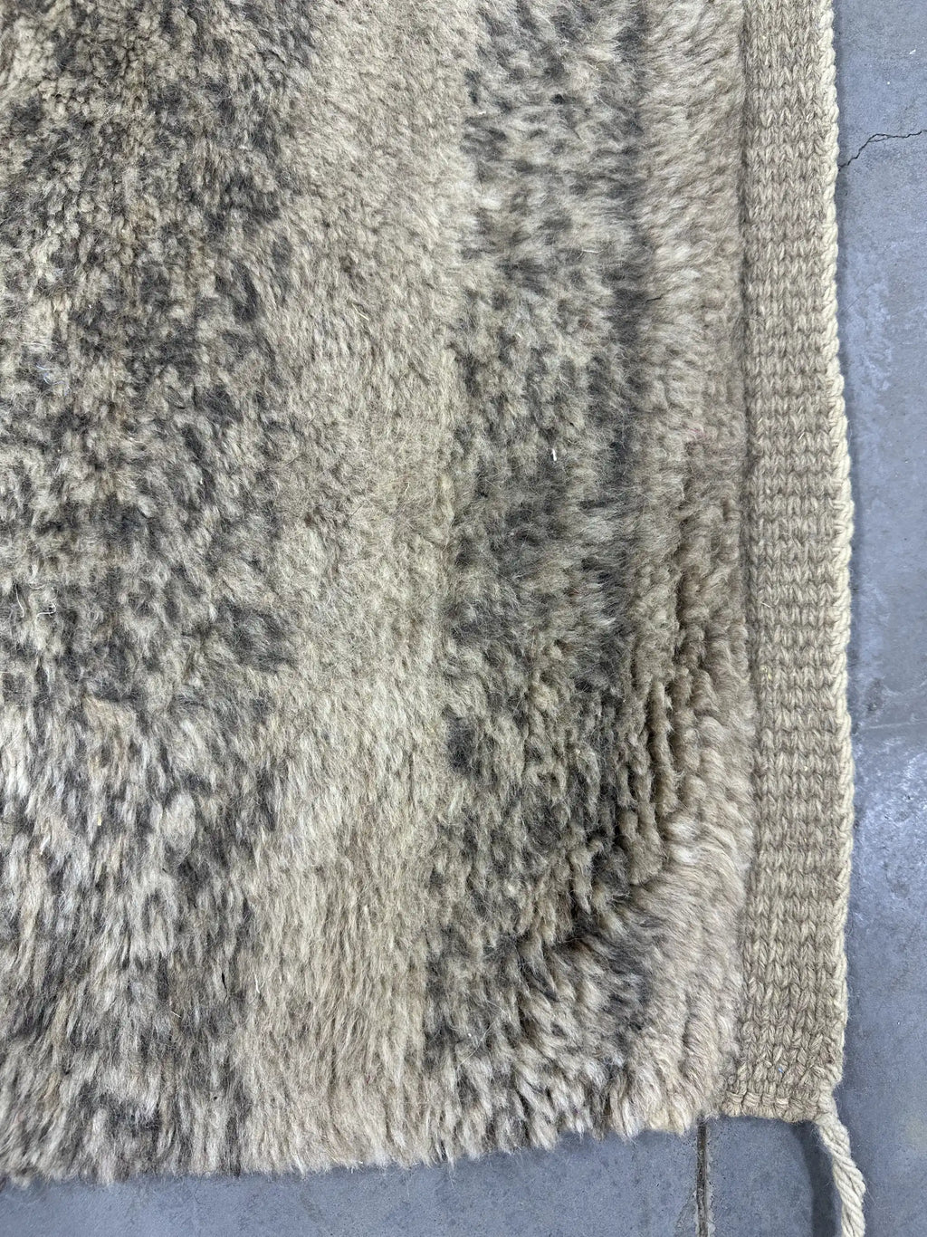Rhimo Berber Moroccan Handmade Beni Mrirt Rug