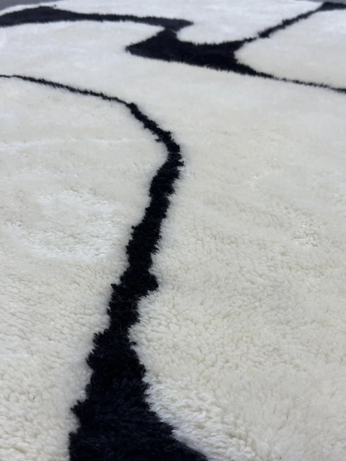 Tifawt Berber Handwoven Beni Mrirt Rug