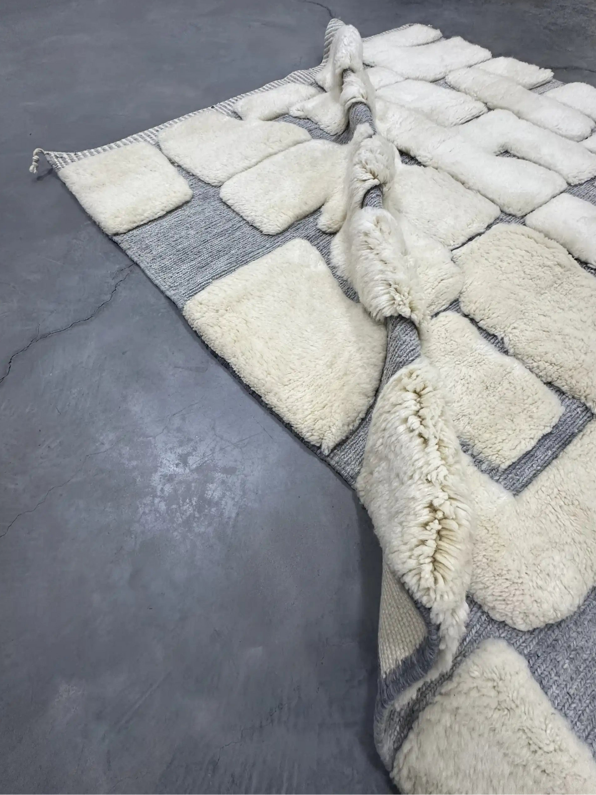 Titrit Berber Moroccan Beni Mrirt Rug