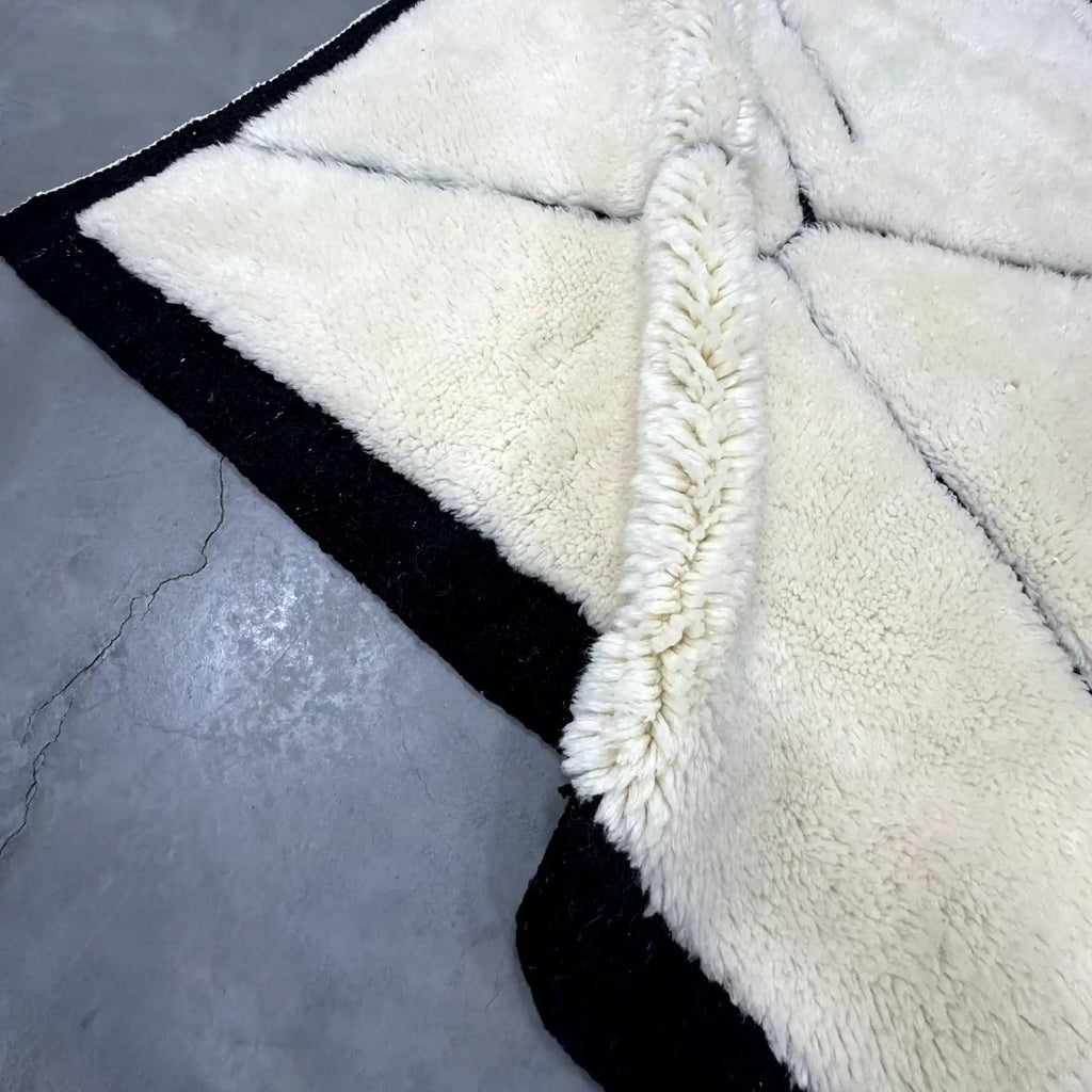 Tiziri Berber Handwoven Beni Mrirt Rug