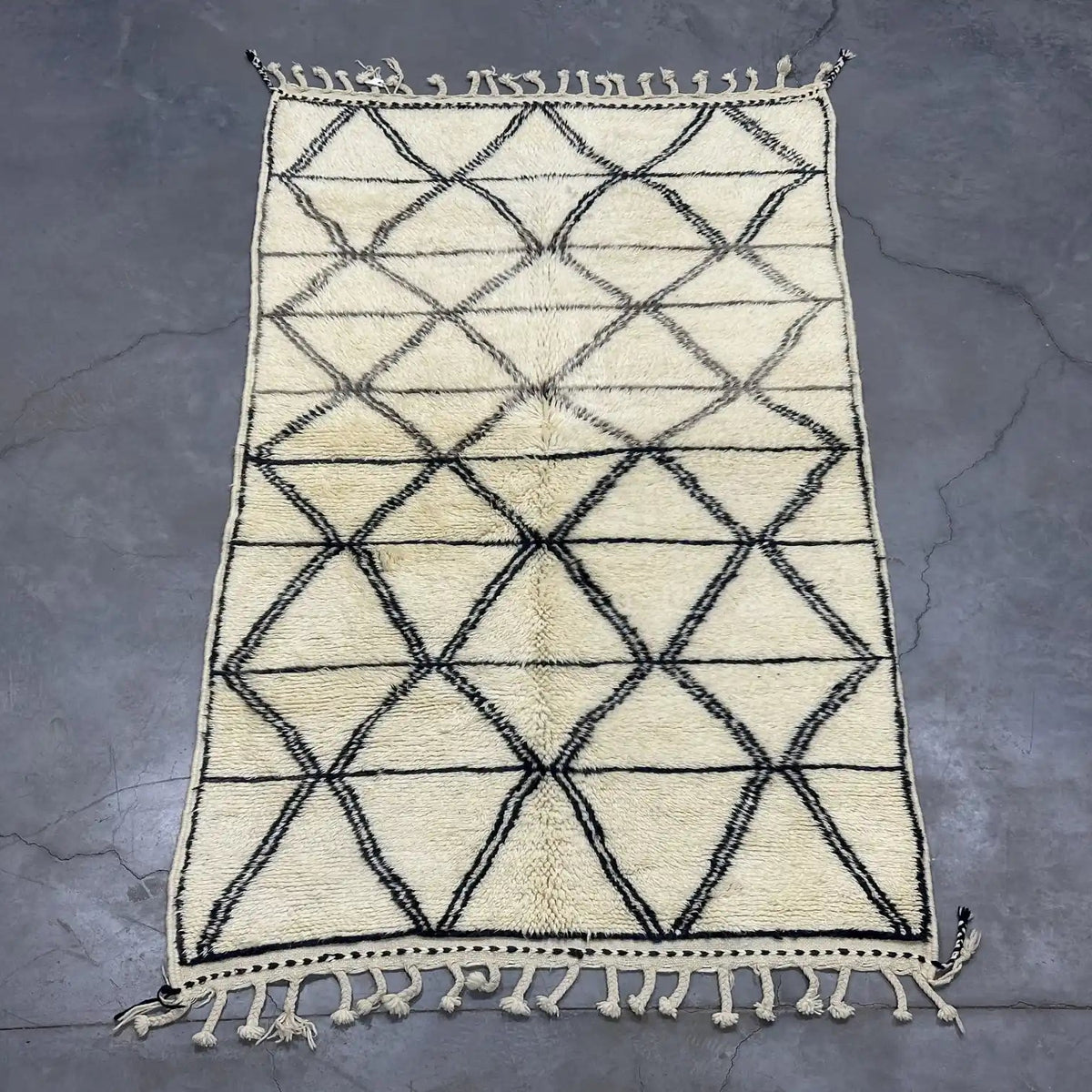 Tamou Berber Moroccan Beni Mrirt Rug