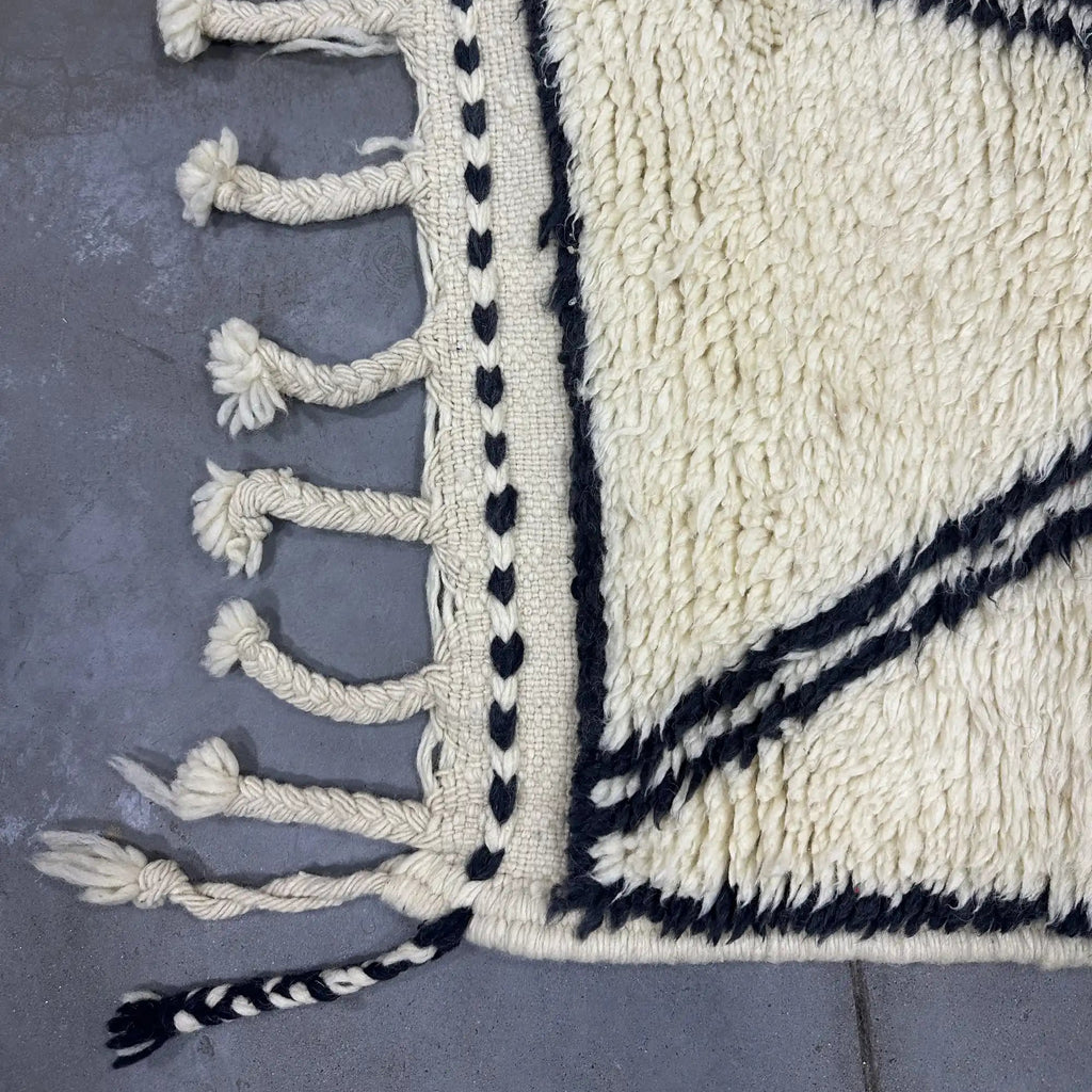 Tamou Berber Moroccan Beni Mrirt Rug