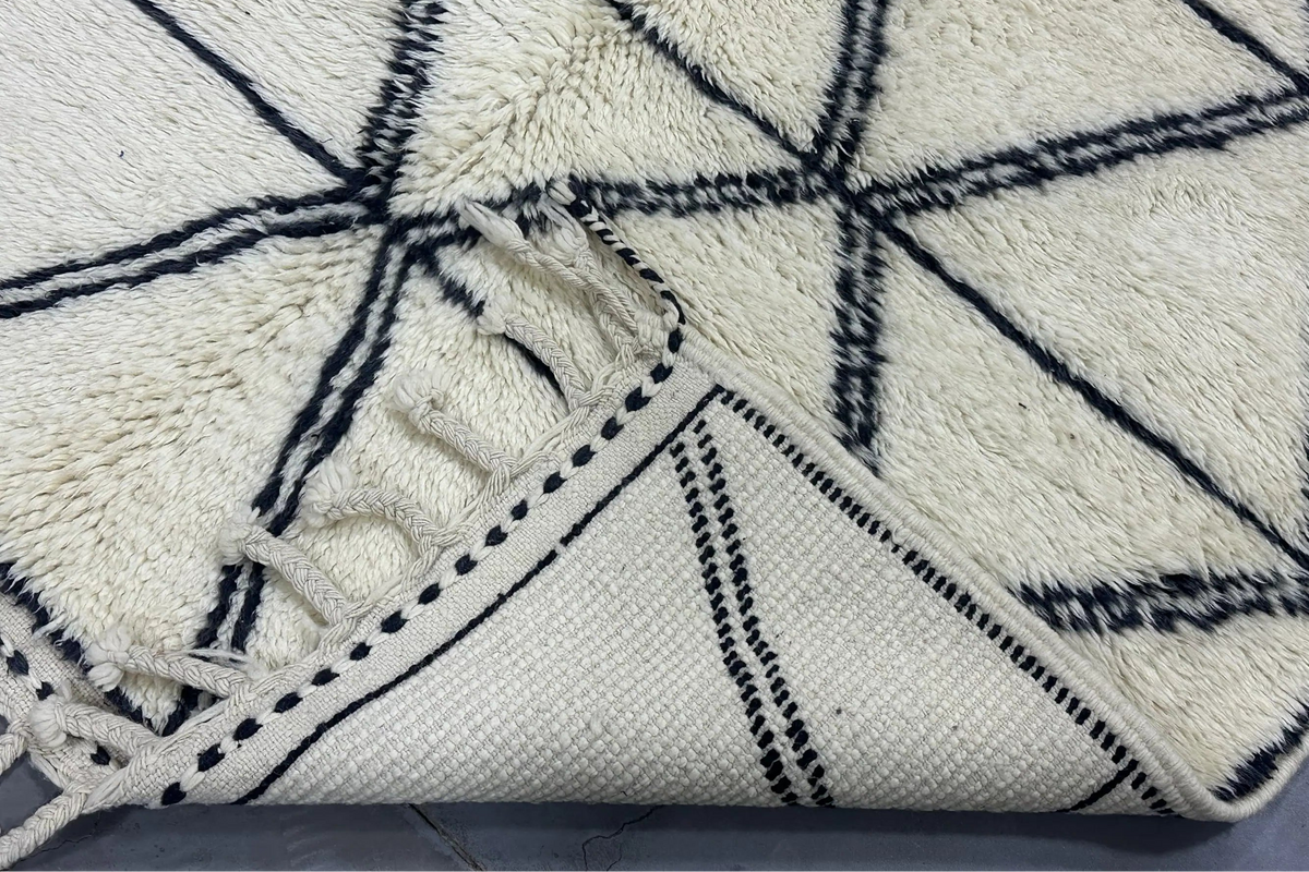 Tamou Berber Moroccan Beni Mrirt Rug