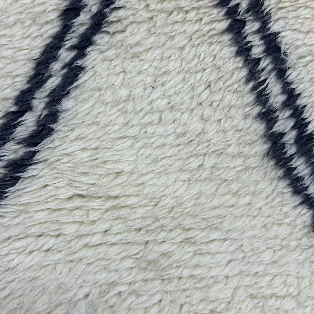 Tamou Berber Moroccan Beni Mrirt Rug