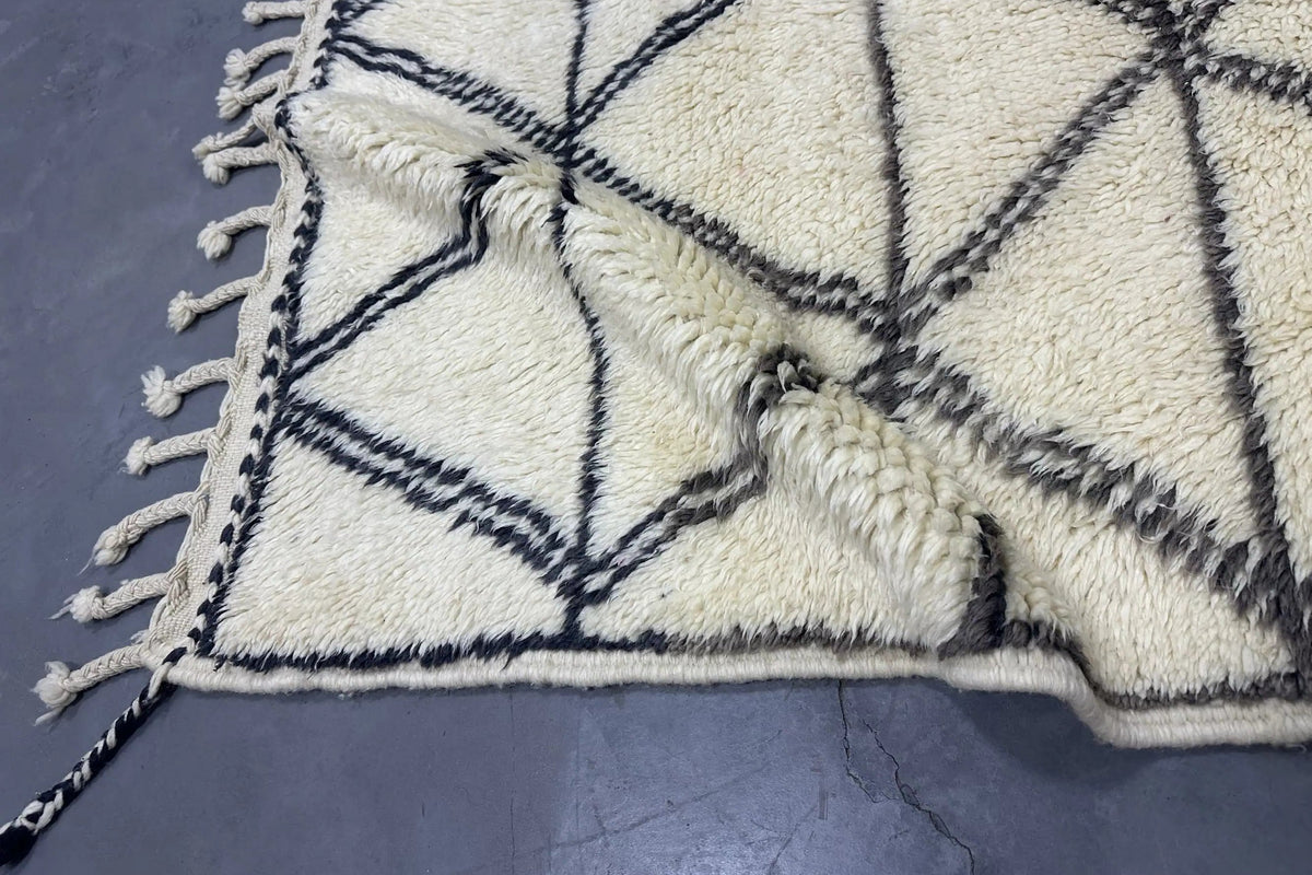 Tamou Berber Moroccan Beni Mrirt Rug