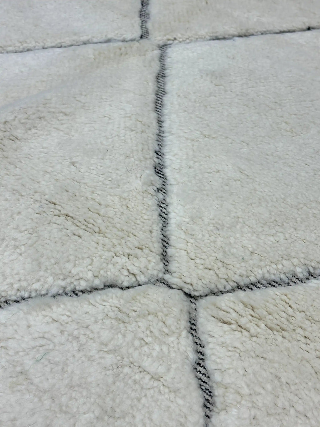 Batoul Berber Moroccan Beni Mrirt Rug