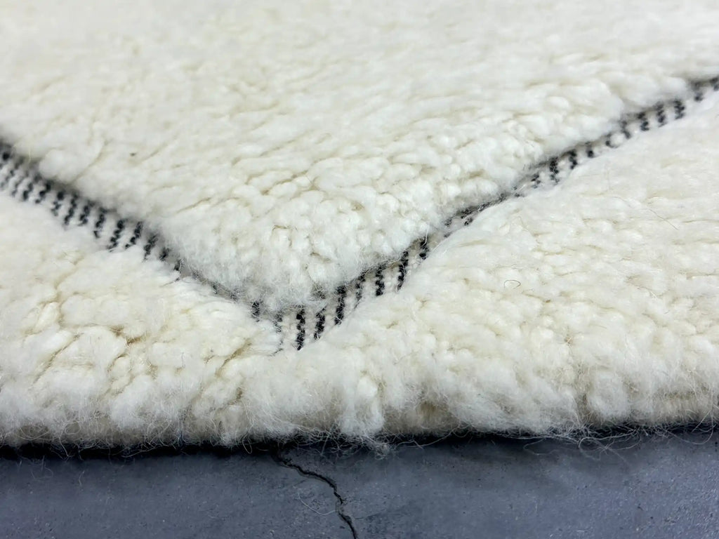 Batoul Berber Moroccan Beni Mrirt Rug