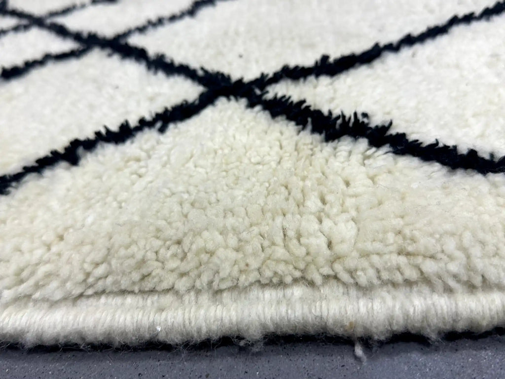 Terkan Berber Beni Mrirt Rug <br> 310 x 190 CM