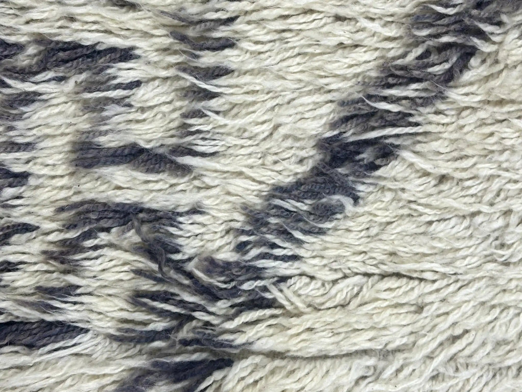 Sawaba Checkered Rug <br> 276 x 180 CM