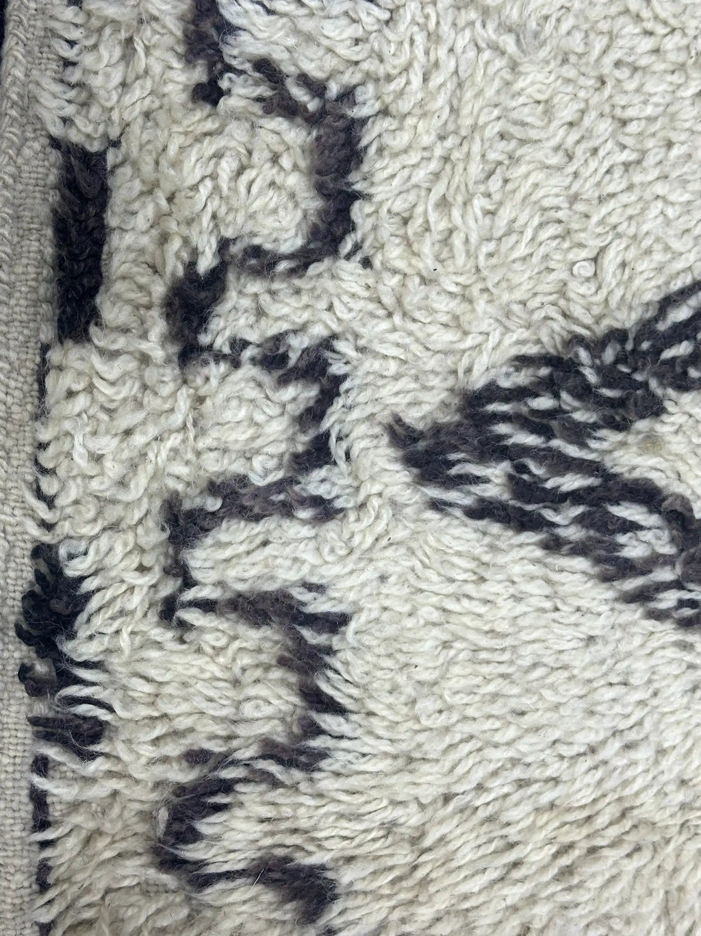 Sawaba Checkered Rug <br> 276 x 180 CM