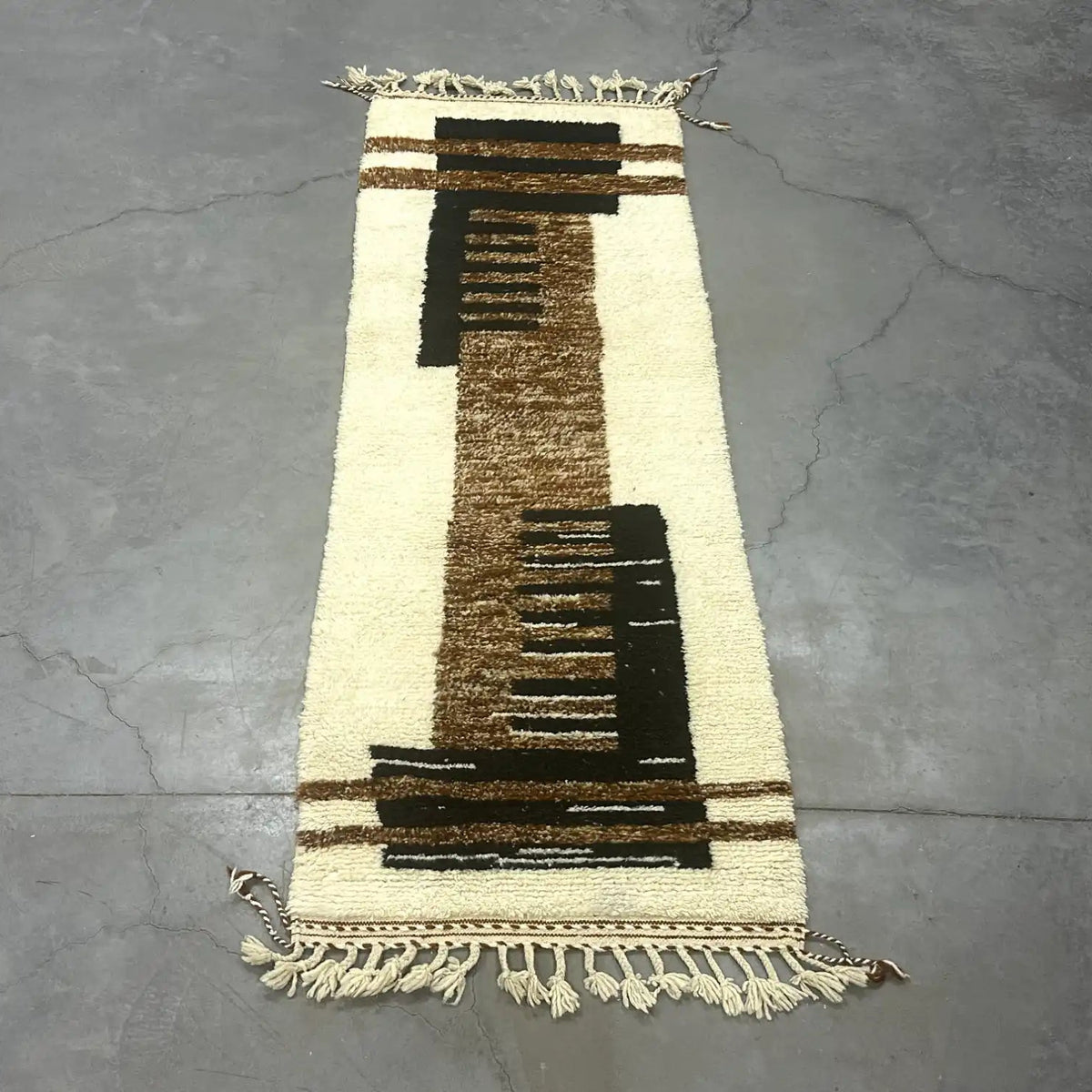 Qahewa Runner Rug <br> 275 x 93 CM