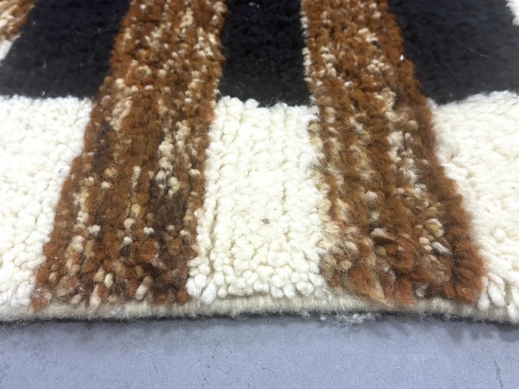 Qahewa Runner Rug <br> 275 x 93 CM