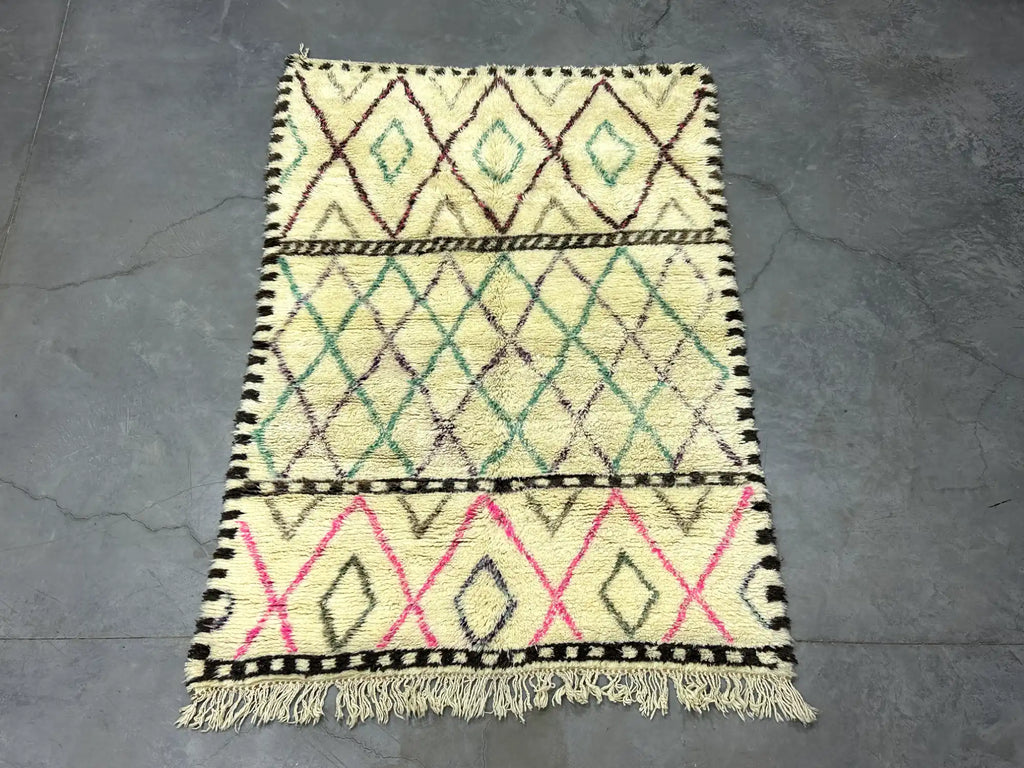 Dareb Checkered Rug <br> 275 x 175 CM