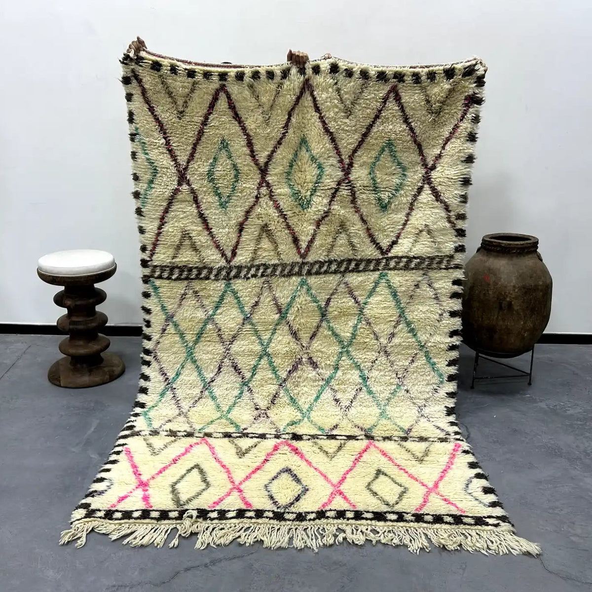 Dareb Checkered Rug <br> 275 x 175 CM