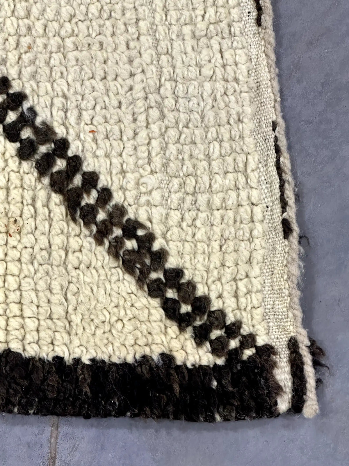 Direha Vintage Mrirt Rug <br> 250 x 187 CM