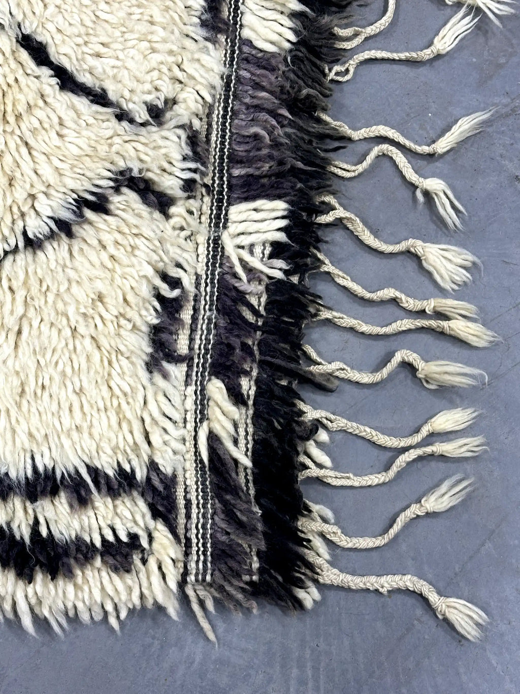 Folaa Vintage Mrirt Rug <br> 320 x 185 CM