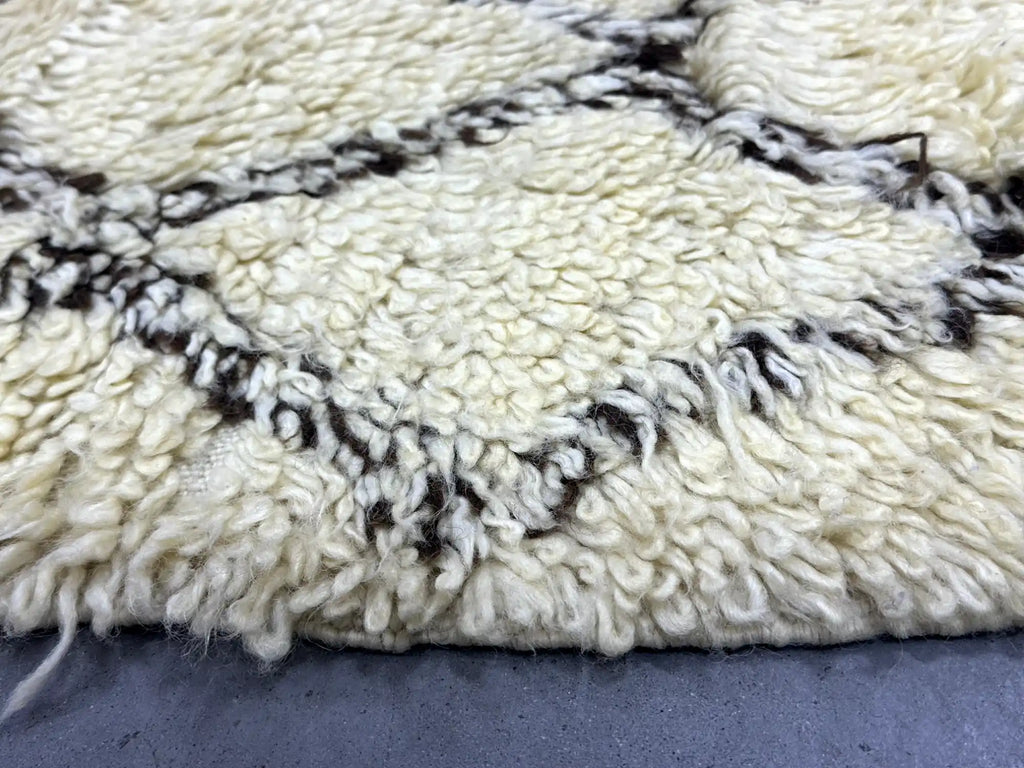 Daife Vintage Mrirt Rug <br> 270 x 175 CM