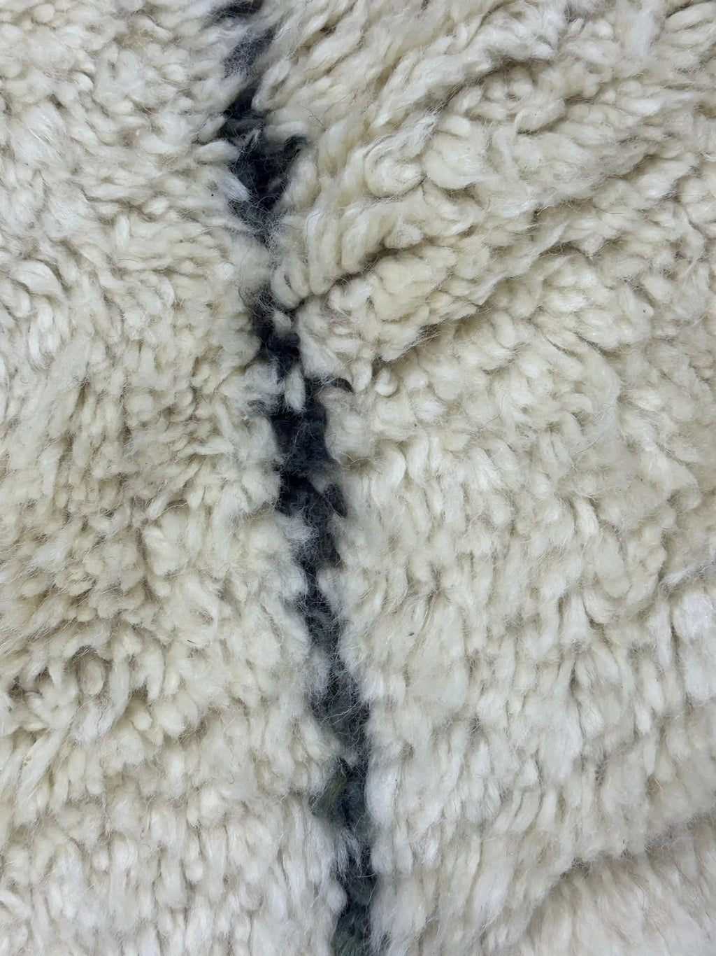 Kalou Vintage Mrirt Rug <br> 330 x 180 CM