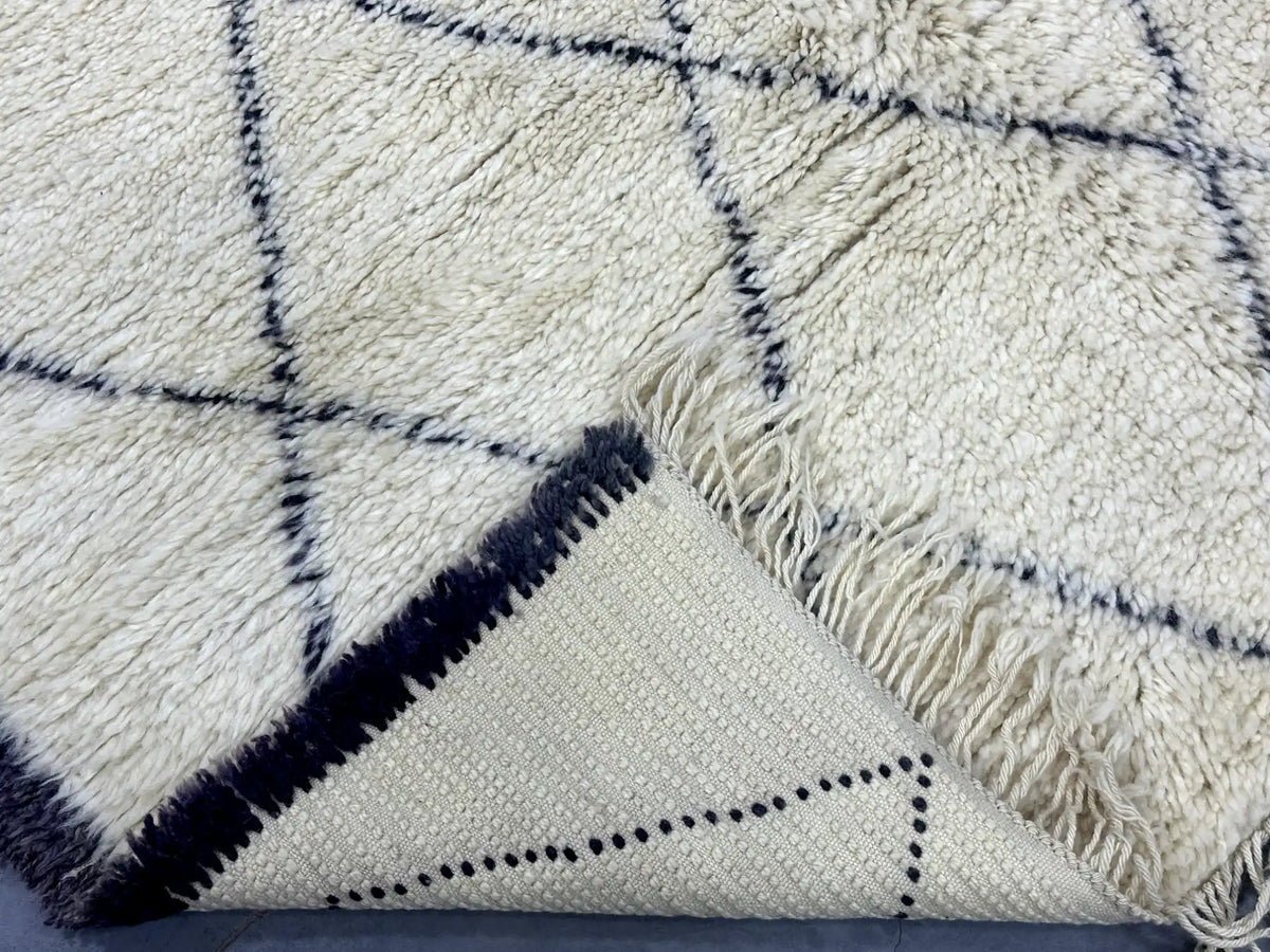 Alamin Checkered Rug <br> 285 x 180 CM