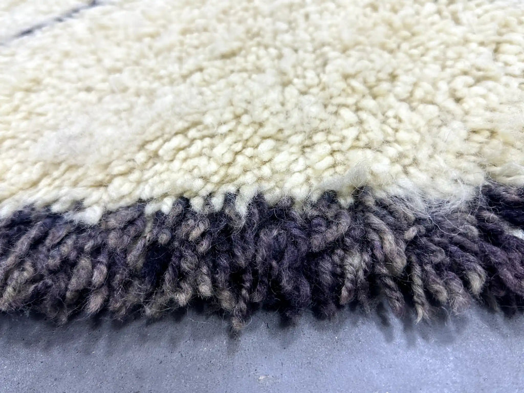 Alamin Checkered Rug <br> 285 x 180 CM