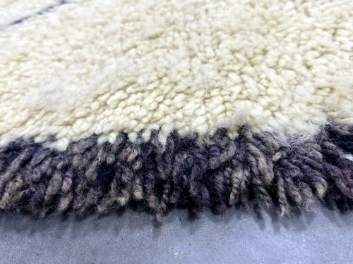 Alamin Checkered Rug <br> 285 x 180 CM