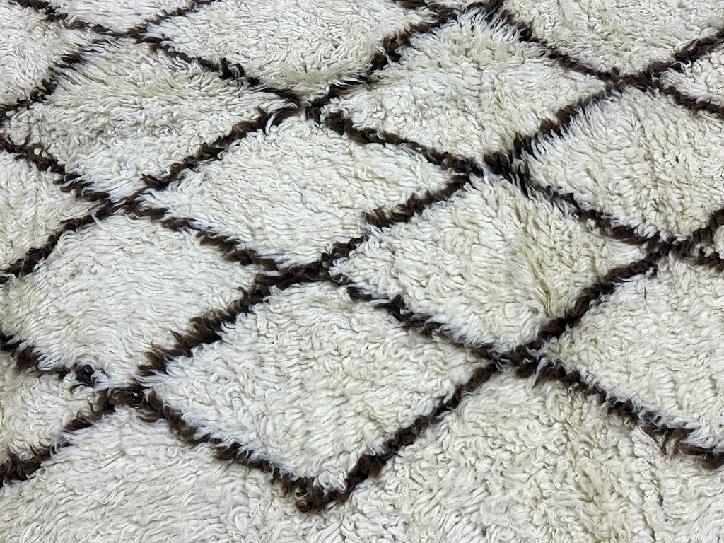 Zemzam Checkered Rug <br> 270 x 170 CM