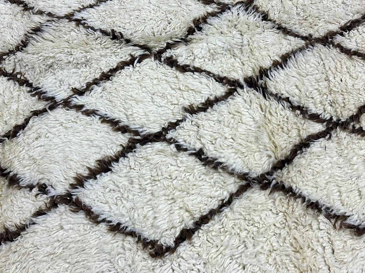 Zemzam Checkered Rug <br> 270 x 170 CM