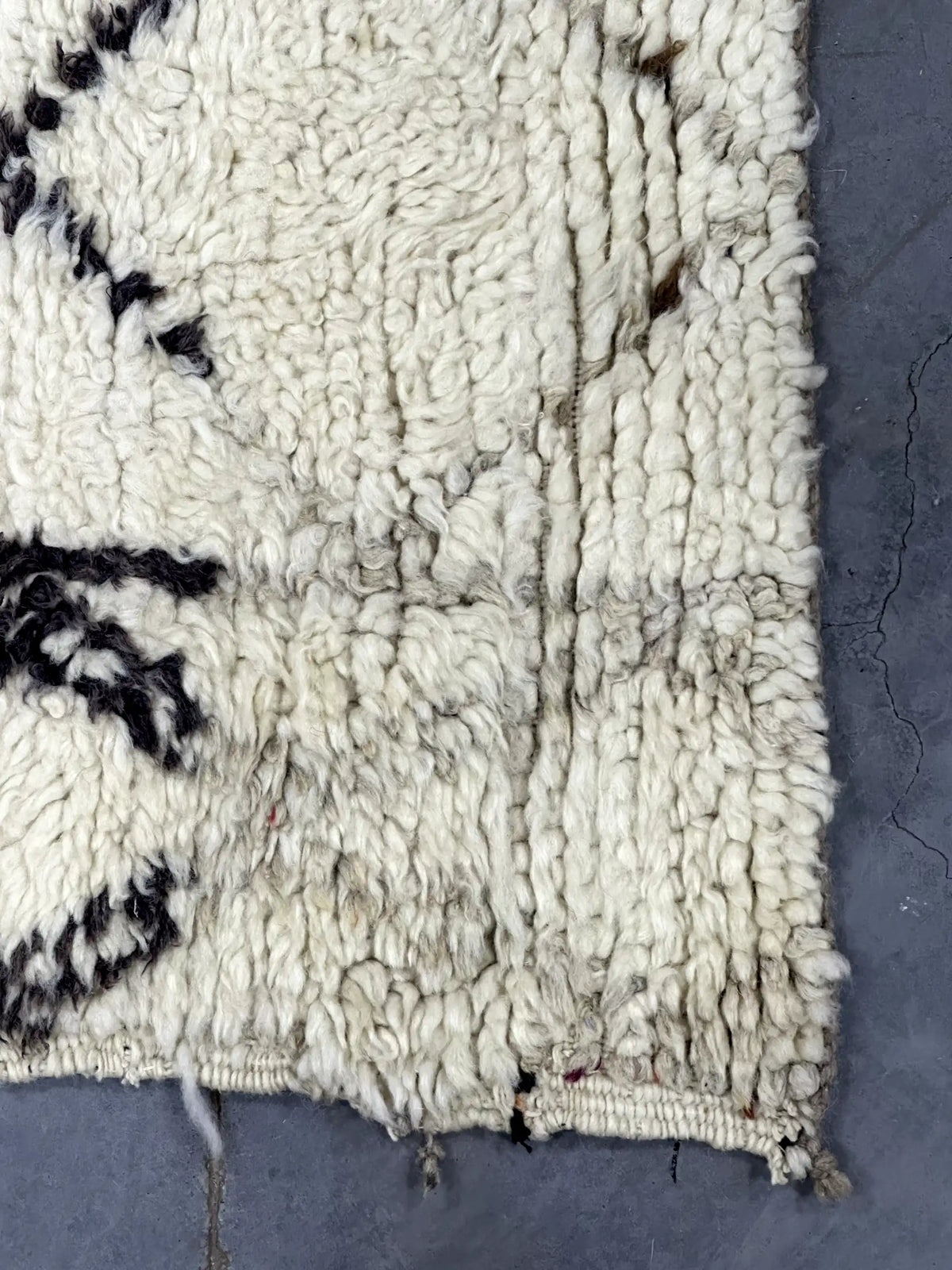 Motakin Checkered Rug <br> 260 x 170 CM