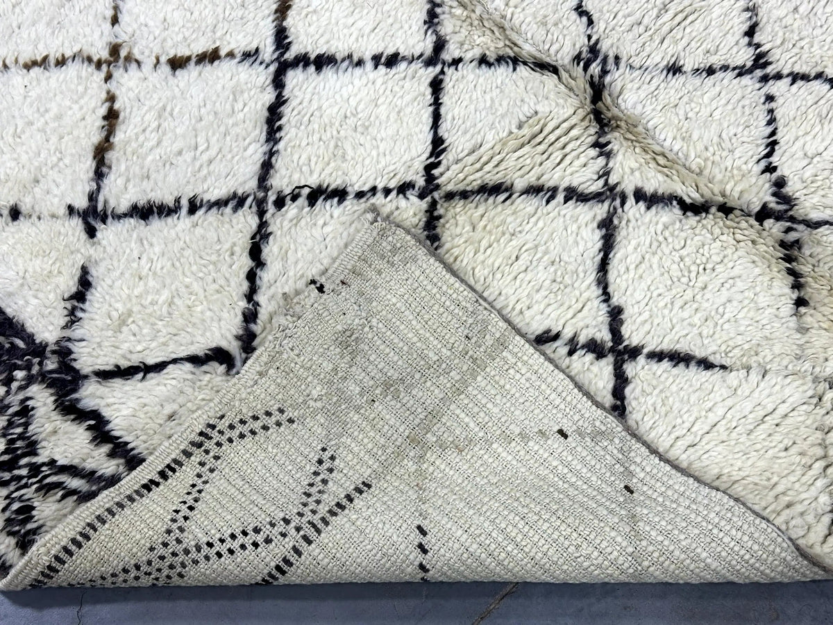 Motakin Checkered Rug <br> 260 x 170 CM