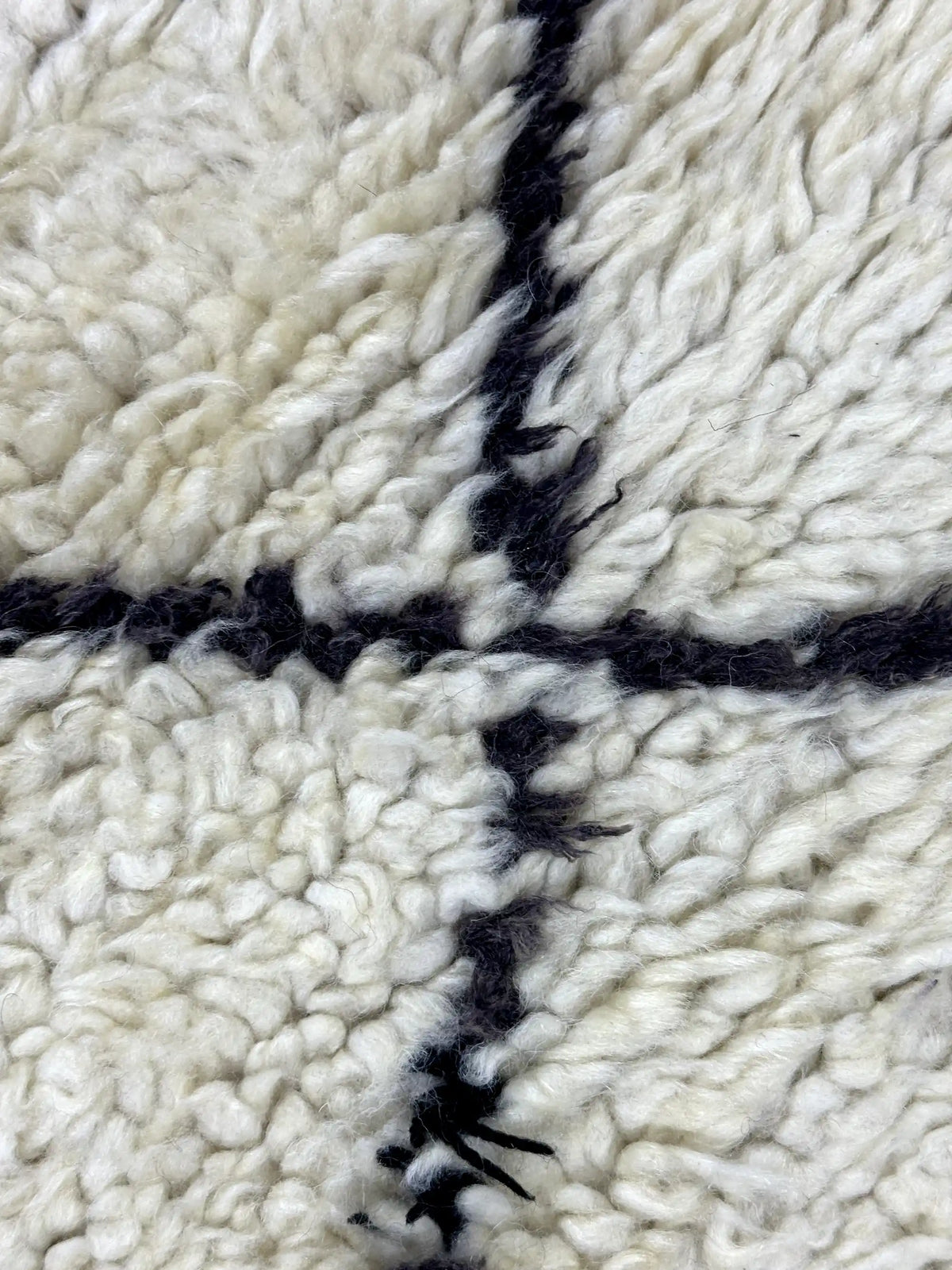 Motakin Checkered Rug <br> 260 x 170 CM