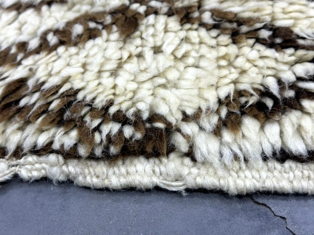 Motakin Checkered Rug <br> 260 x 170 CM