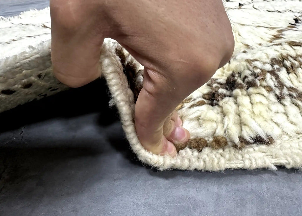 Motakin Checkered Rug <br> 260 x 170 CM