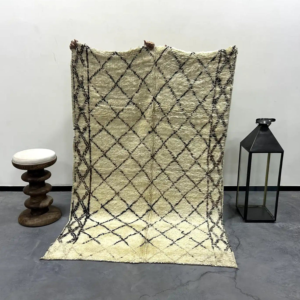 Motakin Checkered Rug <br> 260 x 170 CM
